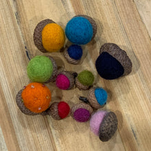 Load image into Gallery viewer, Felted Acorns