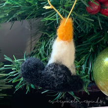 Load image into Gallery viewer, Felted Ornaments